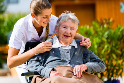 Senioren- oder Patiententaxi: Ruhige und besonnene Fahrer<br/>geben Hilfestellung
